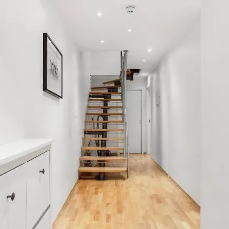 شقة Spacious, Modern Apartment, Central Location, 3br *
