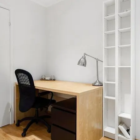 شقة Spacious, Modern Apartment, Central Location, 3br برغن